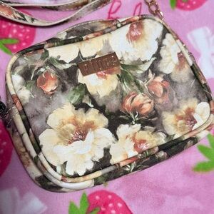 Piure Floral Rose Tapestry Shoulder Bag — Gold Chain Zipper England 7"x5.5"x1.75